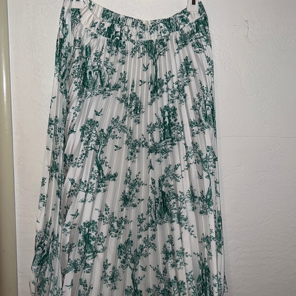 H&M Pleated mid-length Skirt